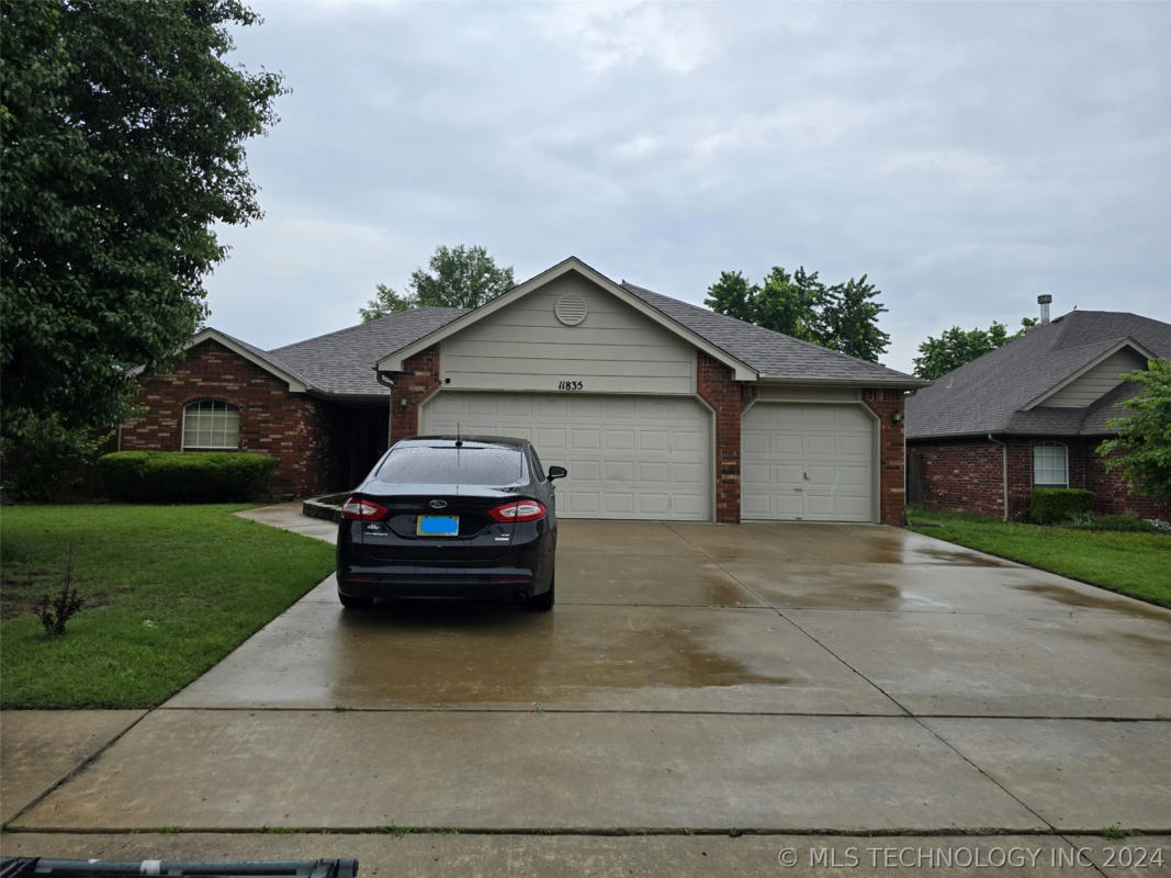 11835 N 107TH EAST PL, COLLINSVILLE, OK 74021, photo 1