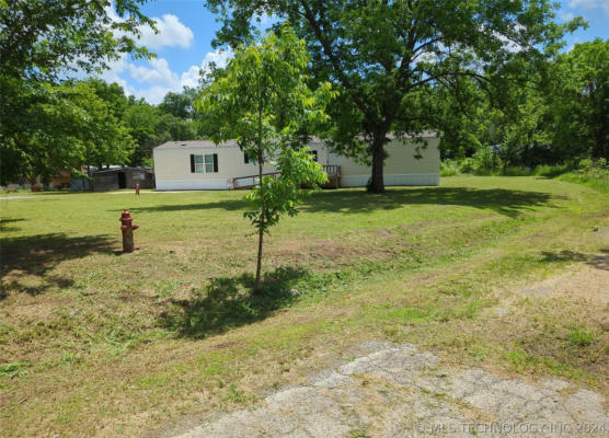 230 W 2ND ST, PAWHUSKA, OK 74056, photo 3 of 27