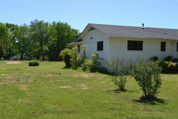 509 NE 10TH ST, WAGONER, OK 74467, photo 5 of 24