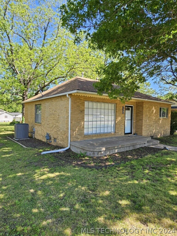 720 N 8TH AVE, DURANT, OK 74701, photo 1 of 20