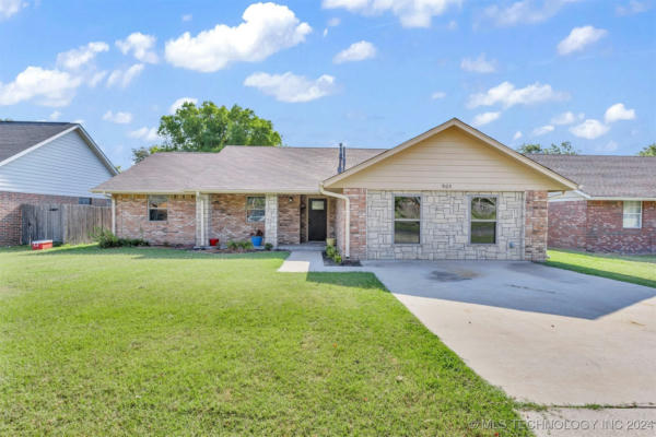 905 ROGERS AVE, MADILL, OK 73446 - Image 1