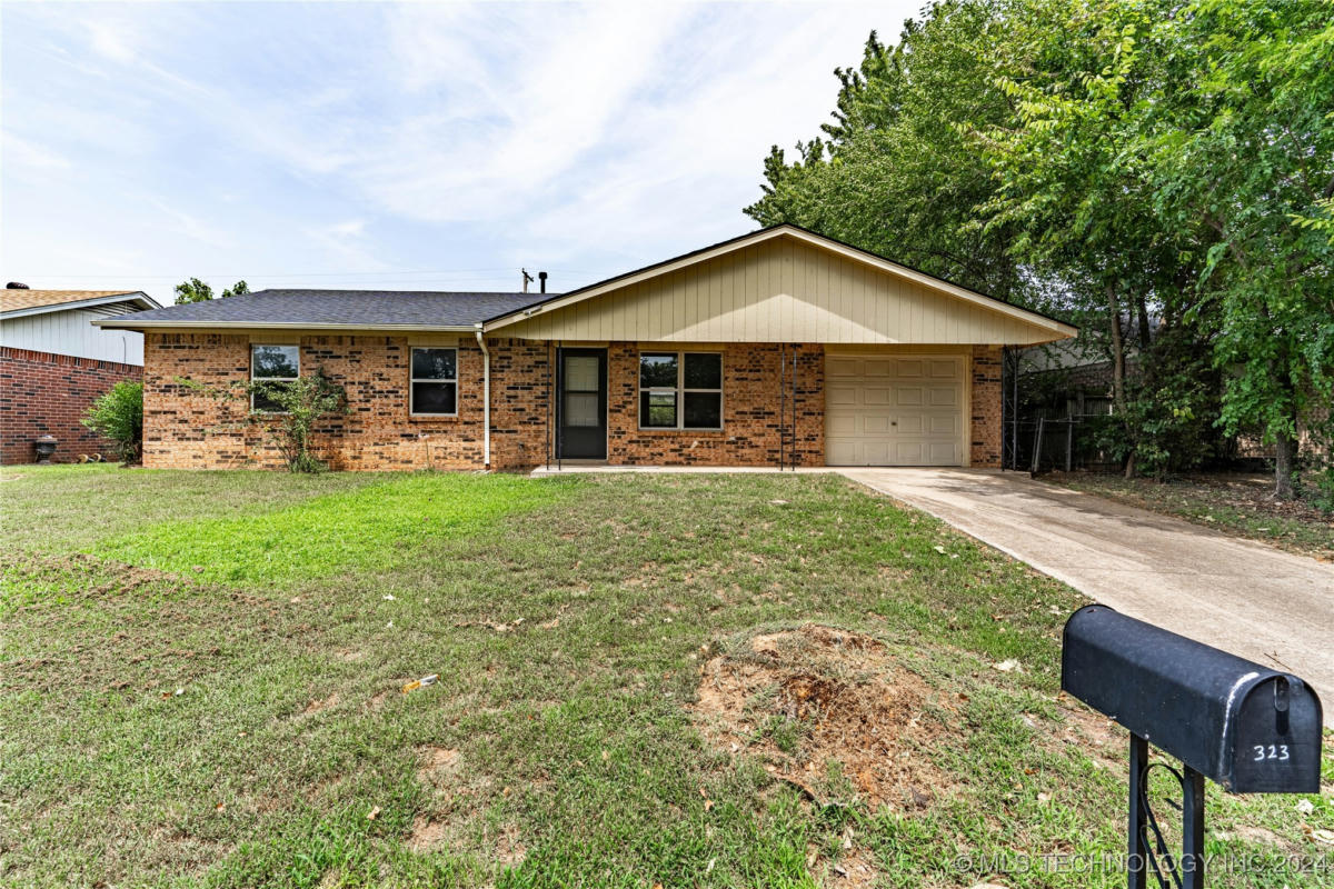 323 E CLOUD ST, BRISTOW, OK 74010, photo 1 of 26