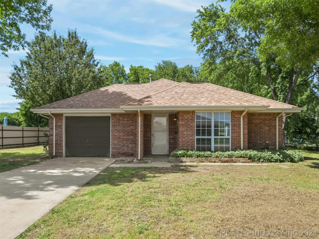 124 CHAD ST, ARDMORE, OK 73401, photo 1 of 23