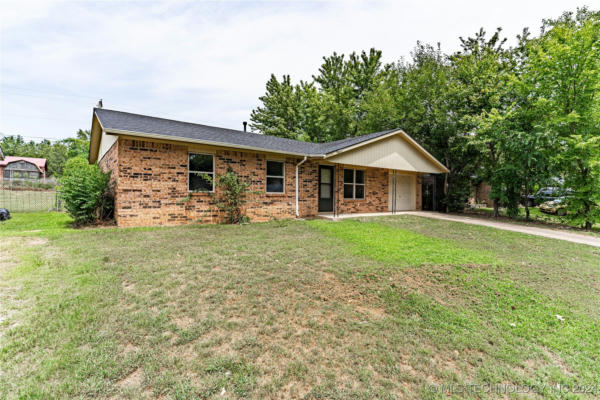 323 E CLOUD ST, BRISTOW, OK 74010, photo 2 of 26