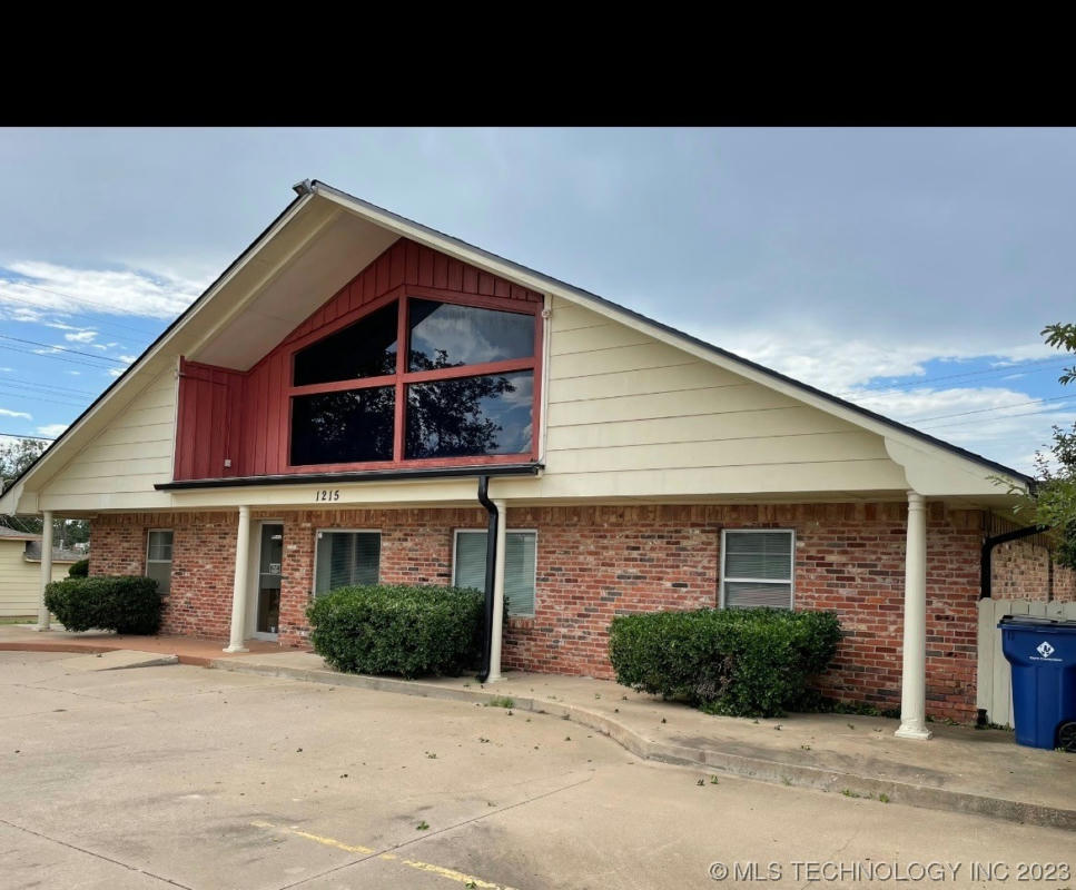 1215 W WILLOW AVE, DUNCAN, OK 73533, photo 1 of 11