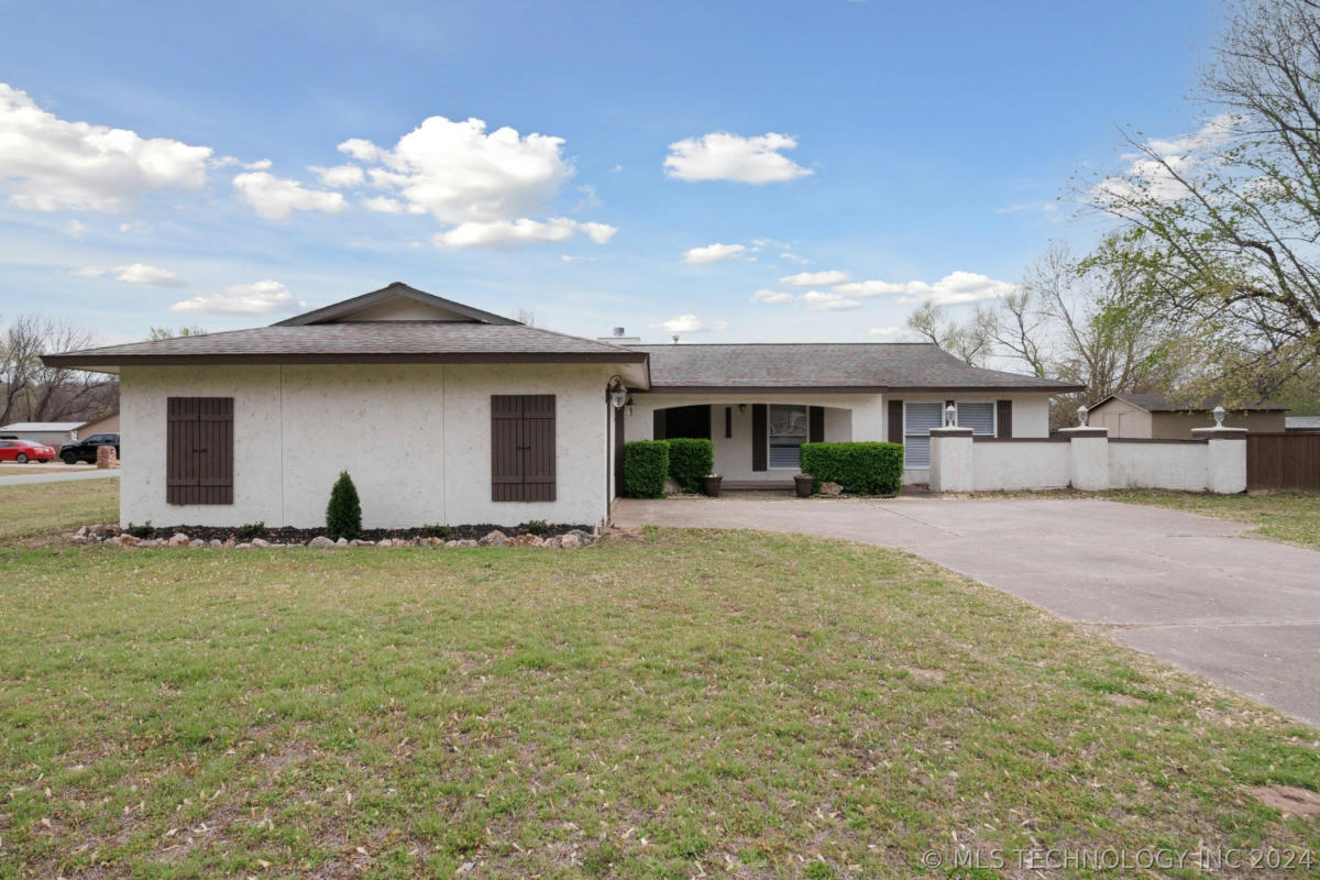 22110 W 12TH ST S, SAND SPRINGS, OK 74063, photo 1 of 36