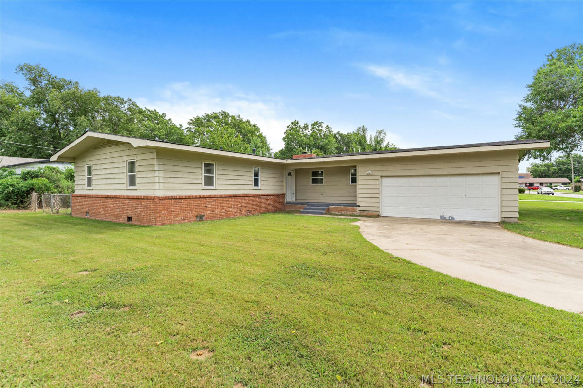 801 SE 11TH ST, PRYOR, OK 74361, photo 1 of 20