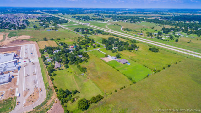 13420 E 122ND ST N, COLLINSVILLE, OK 74021, photo 2 of 11