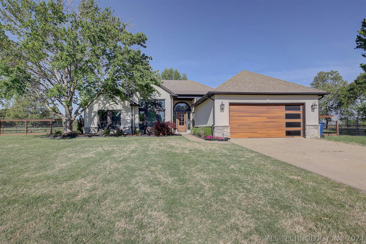 11822 N 150TH EAST AVE, COLLINSVILLE, OK 74021, photo 1 of 29