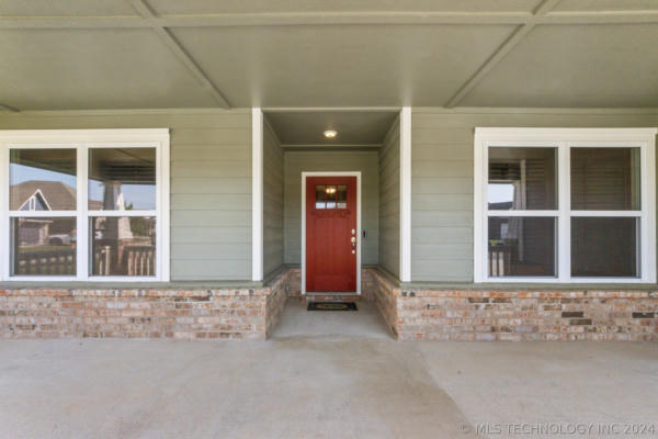 725 W 53RD ST, SAND SPRINGS, OK 74063, photo 4 of 29