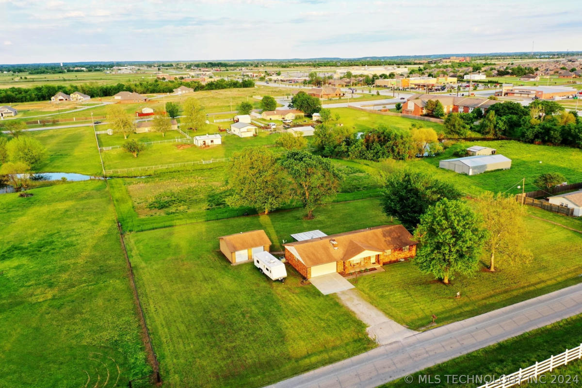 11631 N 126TH EAST AVE, COLLINSVILLE, OK 74021, photo 1 of 13