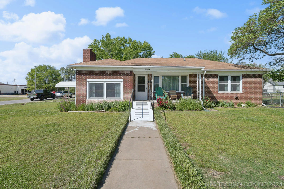 418 W 12TH ST, CLAREMORE, OK 74017, photo 1 of 24