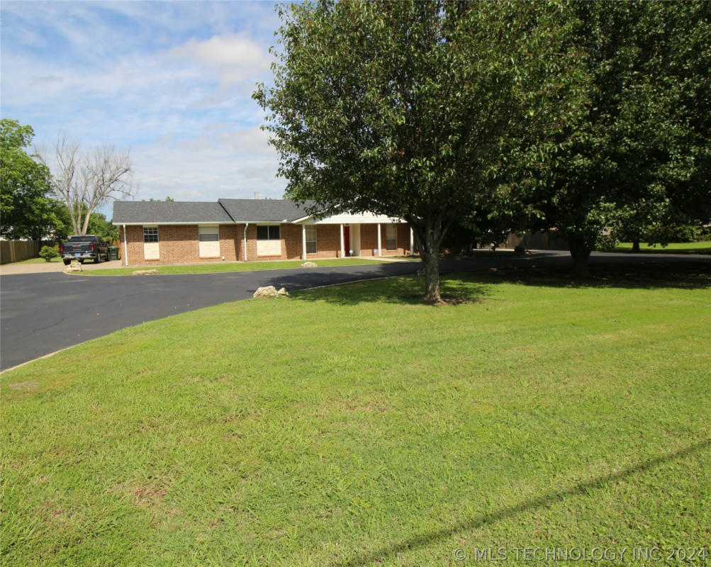 1221 N 49TH AVE, DURANT, OK 74701, photo 1 of 33