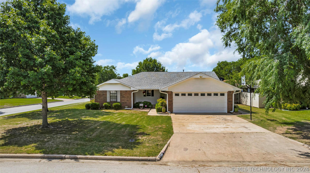 1900 8TH AVE NW, ARDMORE, OK 73401, photo 1 of 35